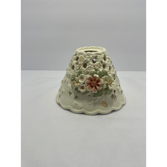 Vintage‎ Victorian Style CANDLE Lamp By Lincolnshire Raised Flowers 3D - Picture 12 of 13